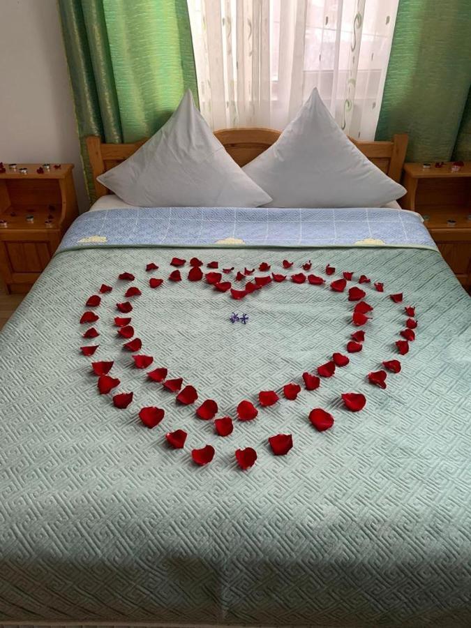 Pensiunea Cassandra Târgu Neamț Zewnętrze zdjęcie
